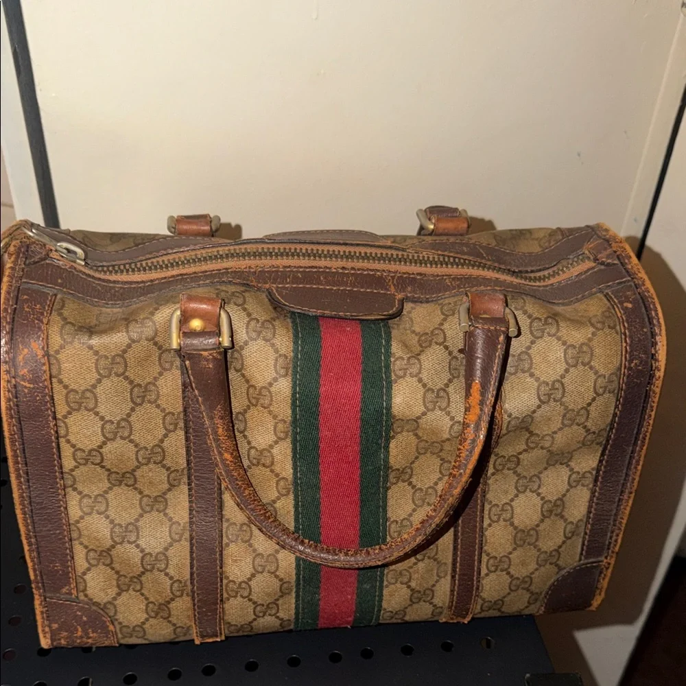Gucci Brown and Green Signature Duffel Bag with authentic paperwork .